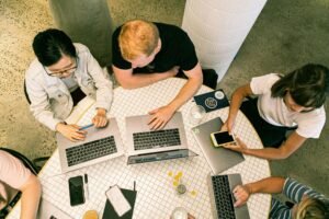 Lire la suite à propos de l’article Quels sont les meilleurs outils d’IA pour les entrepreneurs et les entreprises ?
