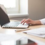 6 compétences IA indispensables en 2025